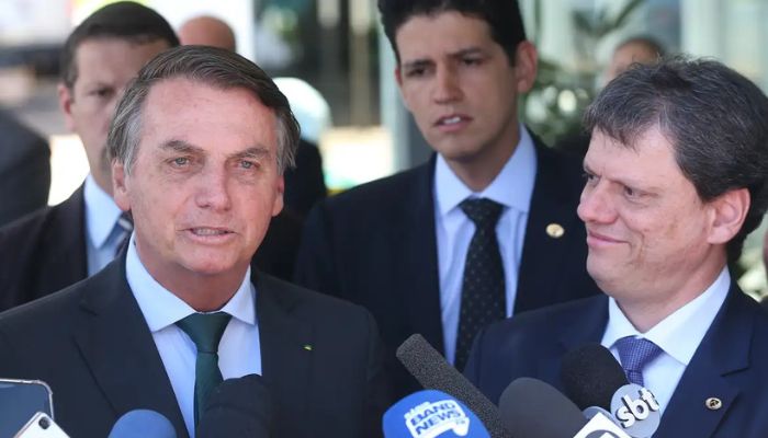  Bolsonaro indica Tarcísio e mais 14 testemunhas em processo no STF 